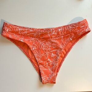 NWOT Jolyn Alanna bikini bottom in Crystal Cove print